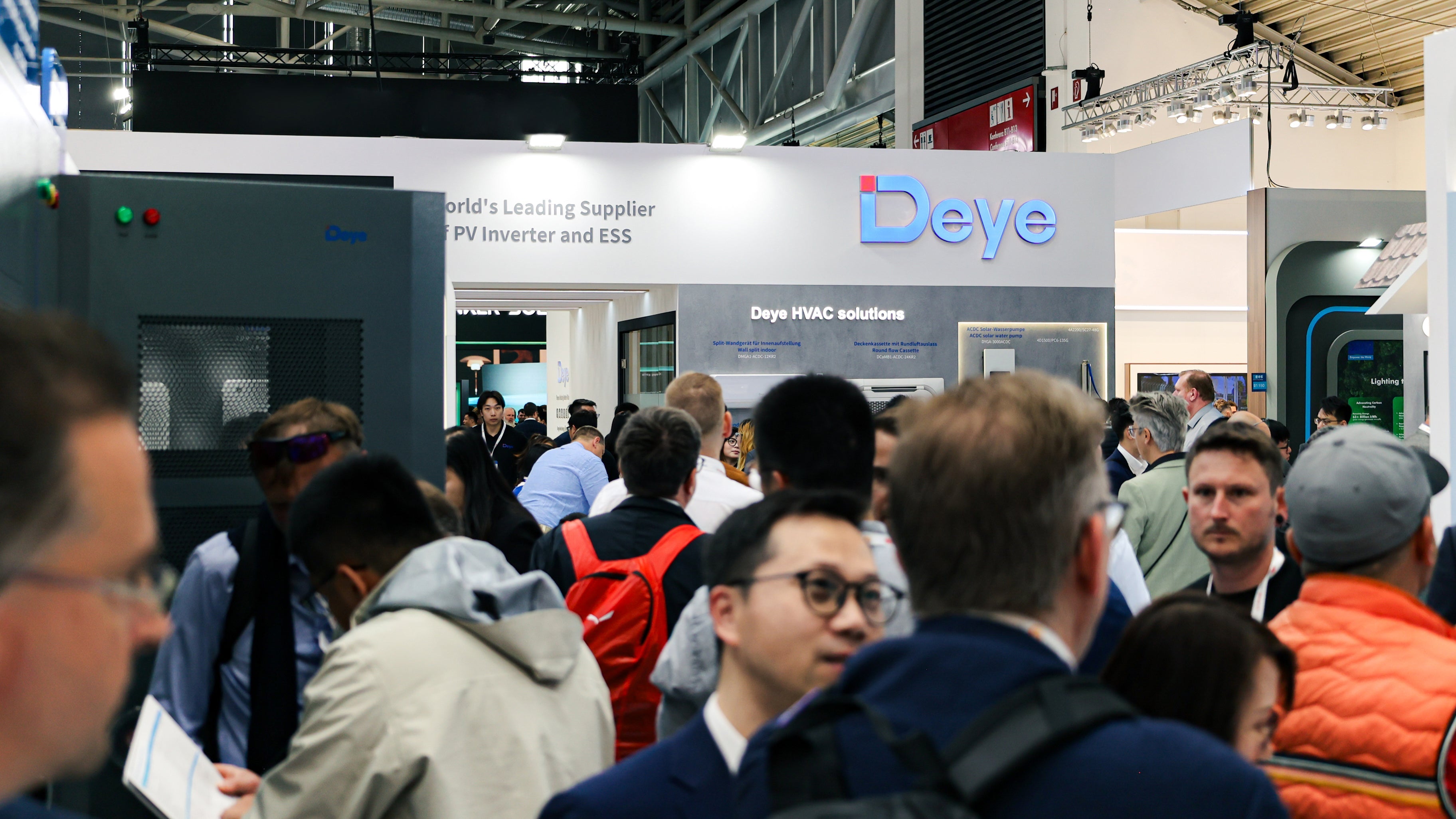 Deye-Stand auf der The smarter E Europe 2025